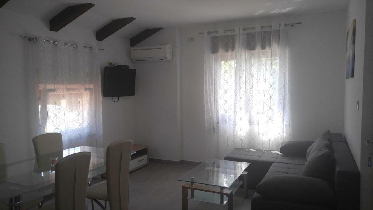 Apartmani Roberta Jurdani Exterior foto